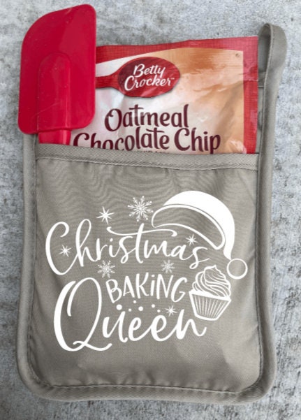 Christmas Baking Queen - Personalized Baking Oven Mitts & Pot