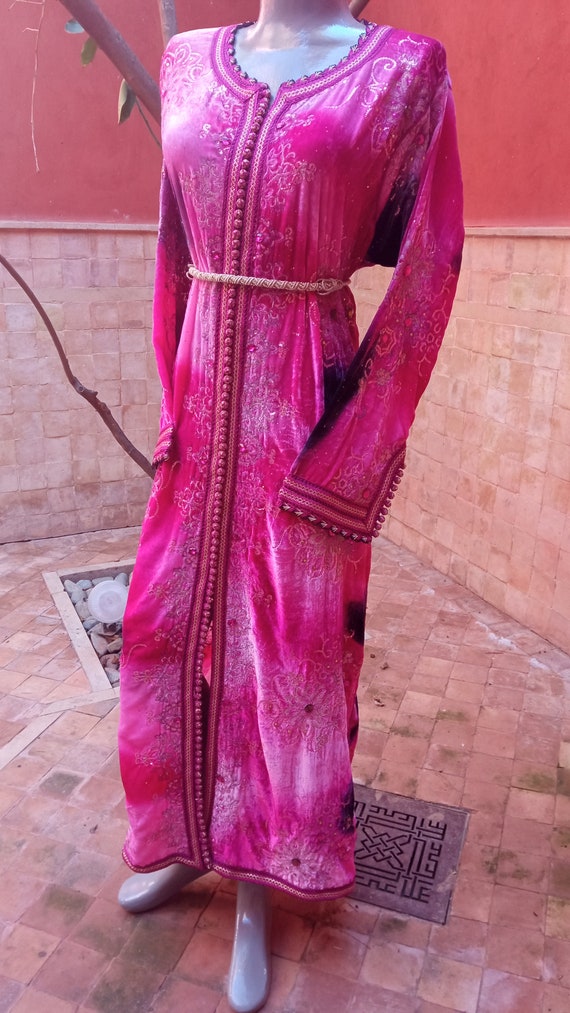 90s Pink Velvet Kaftan dress with Gold for women,… - image 6