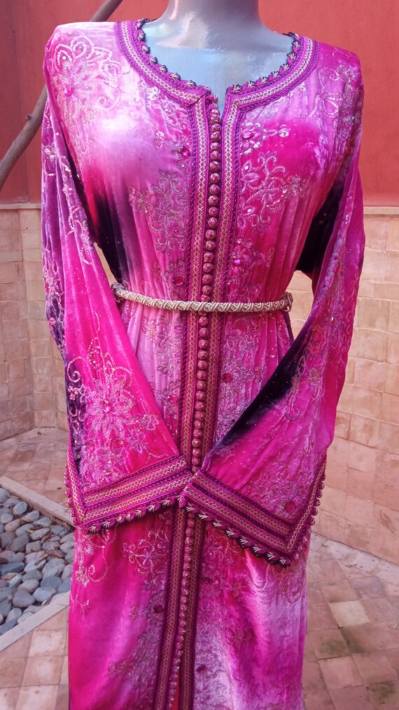 90s Pink Velvet Kaftan dress with Gold for women,… - image 4