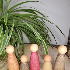 Set of 5 peg dolls for open ended play, diverse skin tones, curiosity approach loose parts