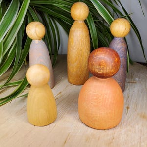 Set van 5 poppetjes voor open spel, diverse huidskleuren, losse onderdelen voor nieuwsgierige blikken