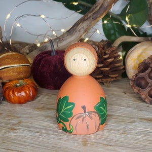 Pumpkin peg doll people,curiosity story telling, treasure basket, gift for kids, Montessori resource, nursery toy, Autumn Halloween decor