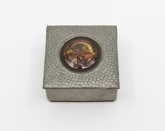 Caja de baratijas de peltre estilo Arts & Crafts - Vintage