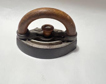 Antique Sad Iron with Removable Wooden Handle and Trivet Vintage Cast Iron