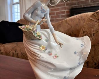 Vintage Lladró 6767 Porcelain Figurine, Girl with Flowers, Handmade in Spain, Collectible Lladró Sculpture, Elegant Home Decor