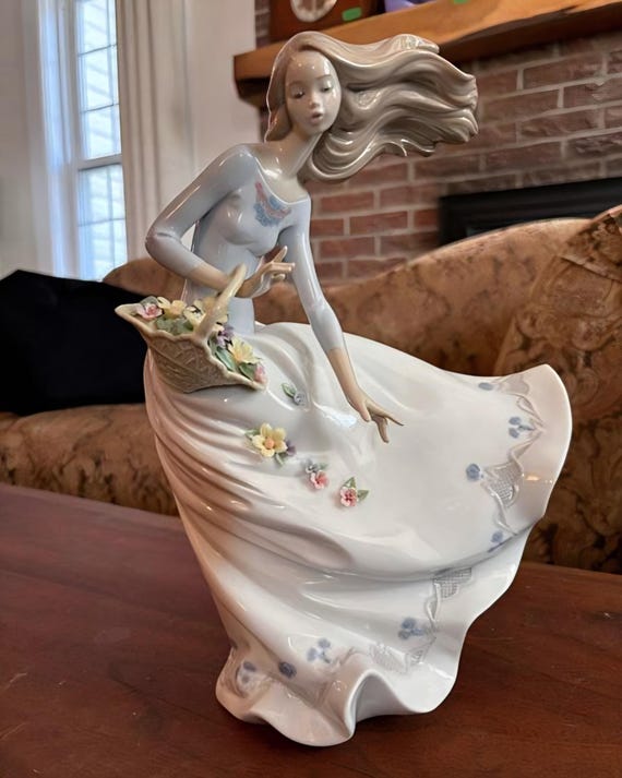 Vintage Lladró 6767 Porcelain Figurine, Girl with Flowers, Handmade in Spain, Collectible Lladró Sculpture, Elegant Home Decor
