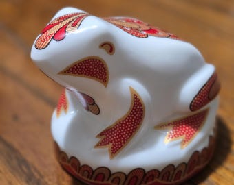 Vintage Elizabeth Arden Porcelain Frog Pomander – Perfume Ball / Potpourri Holder – Rare Collectible