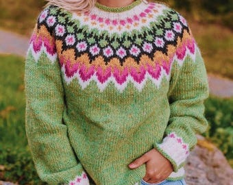 Green Icelandic Wool Sweater Womens Nordic Lopapeysa RIDDARI Fair Isle Norway Jumper Lopi Norwegian Scandinavian Gift Custom knit sweater