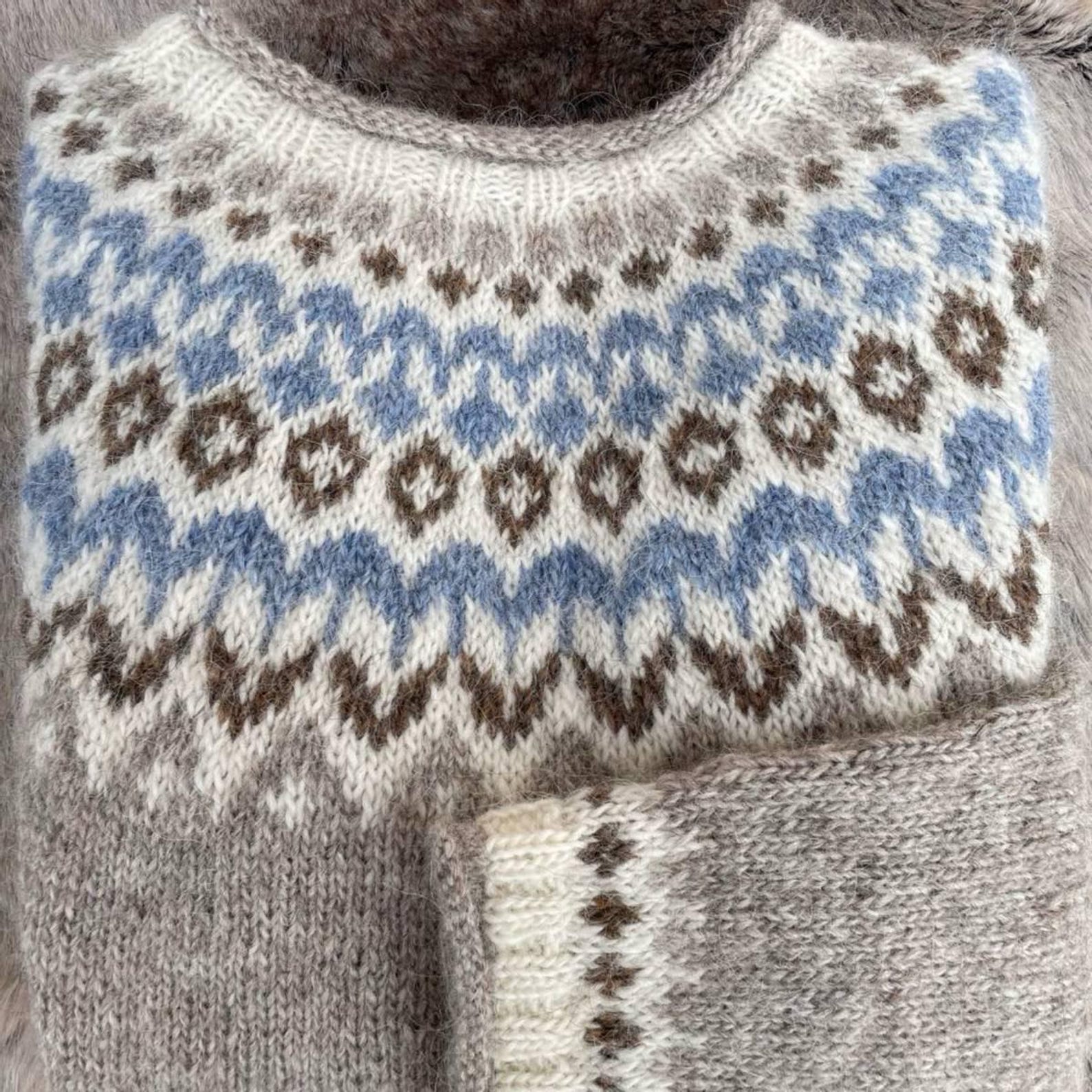 icelandic-sweater-riddari-ski-nordic-lopapeysa-hiking-cozy-camping