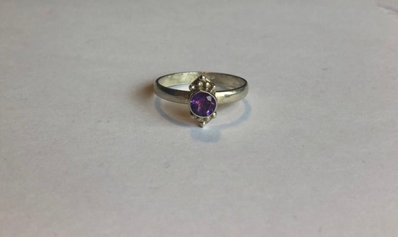 Vintage Sterling Silver Ring with Purple Stone Am… - image 1