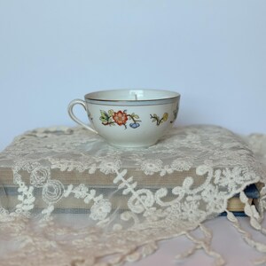 Tea Cup Candles Vintage Candle Vessels Hand Poured Candles Greenhouse Scent Handmade Gifts Soy Wax Candles Clean Frangrance Vintage Vessels