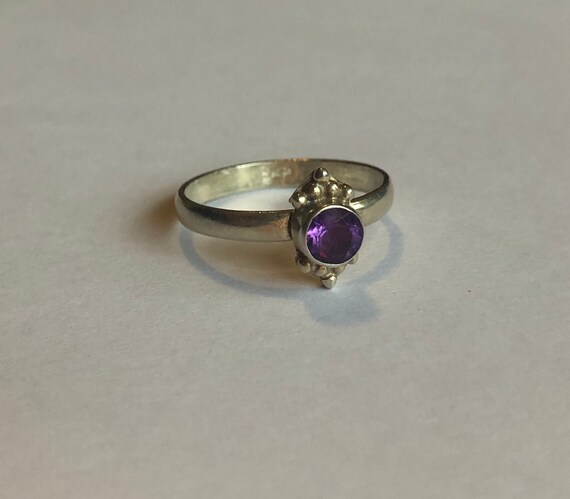 Vintage Sterling Silver Ring with Purple Stone Am… - image 4