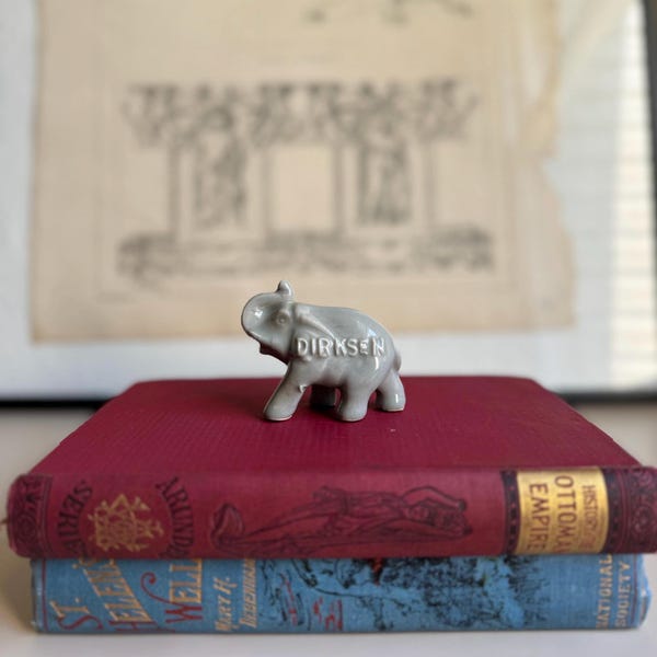 Figura de elefante republicana vintage: recuerdo político de Everett Dirksen