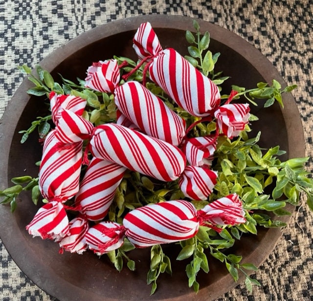 Kit Kat, Holiday Miniatures Candy Filled Cane, 2.4 Oz 