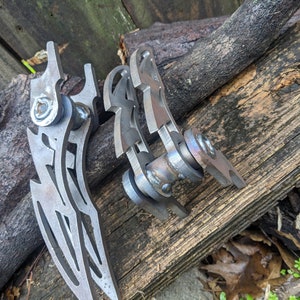 Heavy duty bbq pit hinge