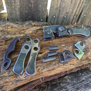Bbq pit latch