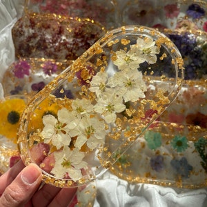 Floral Resin Tray Trinket Dish Soap Dish Floral Tray Jewellery Dish Candle Holder Candle Tray Pressed Flower Tray image 6