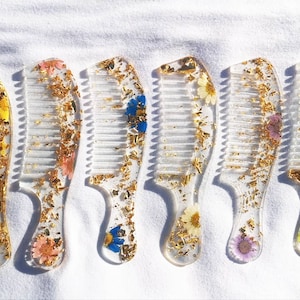 Floral Resin Comb image 3