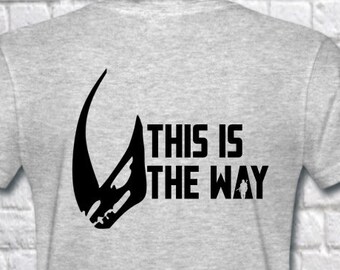 La camisa mandalorian / camiseta para hombre / Regalo de los hombres / Desgaste activo / Regalo de cumpleaños / Esta es la manera / Camiseta gráfica / Camisa Edgy / Camisa unisex