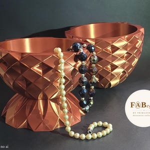 Dekoratives, 3D-gedrucktes Osterei im Fabergé-Stil – verschlungenes Rautenmuster – Hergestellt in Italien