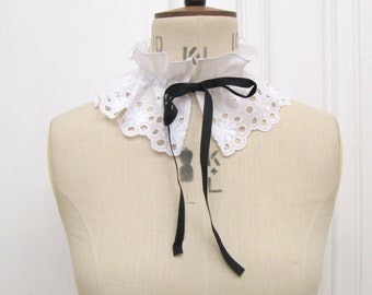 Removable cotton collar, collar with bow, white collar, removable collar made of cotton in white, romantic collar,  gift for woman, collar