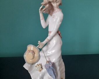 RARE Large Vintage NAO by Llardo No. 658 "Autumn" Lady with Umbrella Parasol Porcelain Figurine Made in Spain