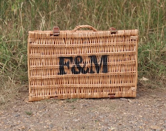 Excellent Medium Fortnum Mason F&M FM Hamper Wicker Picnic Storage Present Basket (we fa / 82)
