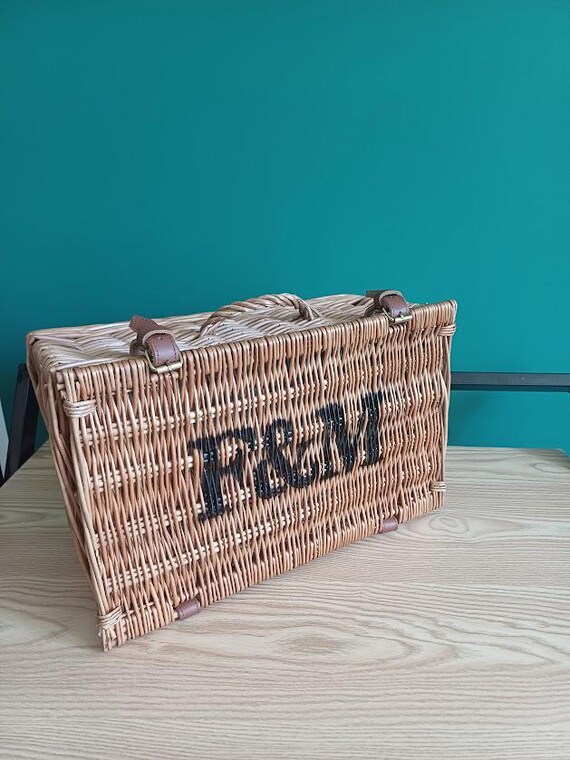 Lovely Medium Fortnum Mason F&M FM Hamper Wicker Picnic Storage