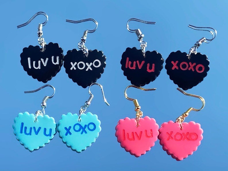 luv u xoxo black and red heart shaped lovecore handmade polymer clay earrings