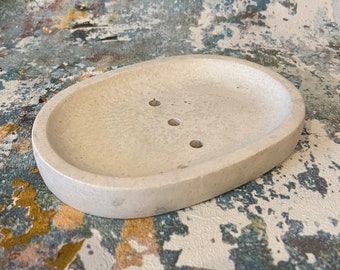 Concrete Soap Dish // Handmade in UK, Bathroom accessory, Eco homewares, Grey soap dish with drainage holes