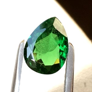 Rare Pear Tsavorite Garnet: Green Gemstone (1.09 Carat, 6x8 mm)