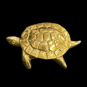 Caja de baratijas vintage con forma de tortuga, hecha a mano en latón macizo, decoración antigua para el hogar, caja de baratijas con tapa abatible, joyería de uso múltiple, hallazgo raro, 9 cm x 5 cm
