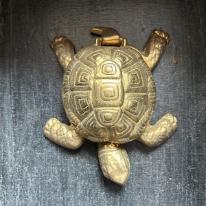 Posacenere vintage a forma di tartaruga, vassoio per sigarette, in ottone massiccio fatto a mano, decorazione antica per la casa, portaoggetti con ribalta, gioielli, uso multiplo, raro ritrovamento