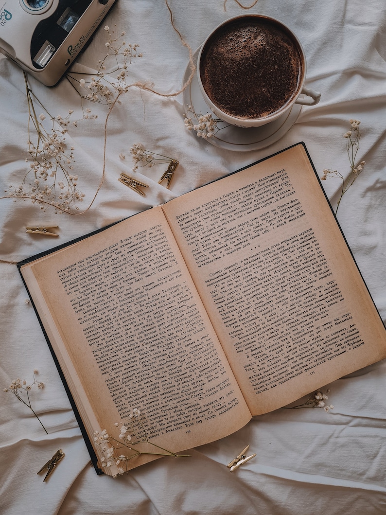 Scatola di libri a sorpresa dell'usato / Appuntamento al buio con un libro, tè gratis immagine 2