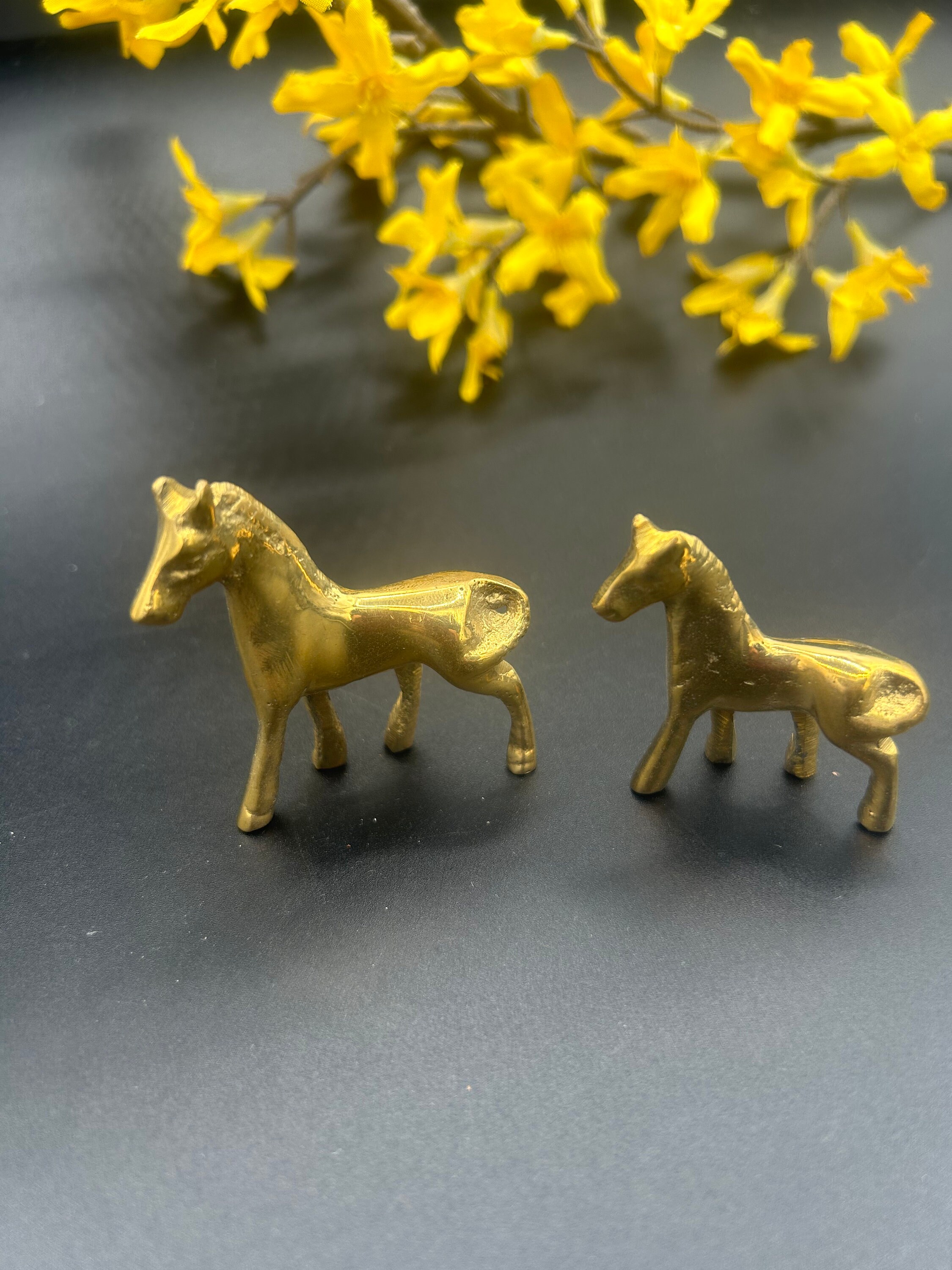 ヴィンテージの真鍮製馬の置物 – 2個セット、インドで手作り - Etsy 日本