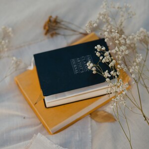 Scatola di libri a sorpresa dell'usato / Appuntamento al buio con un libro, tè gratis immagine 7