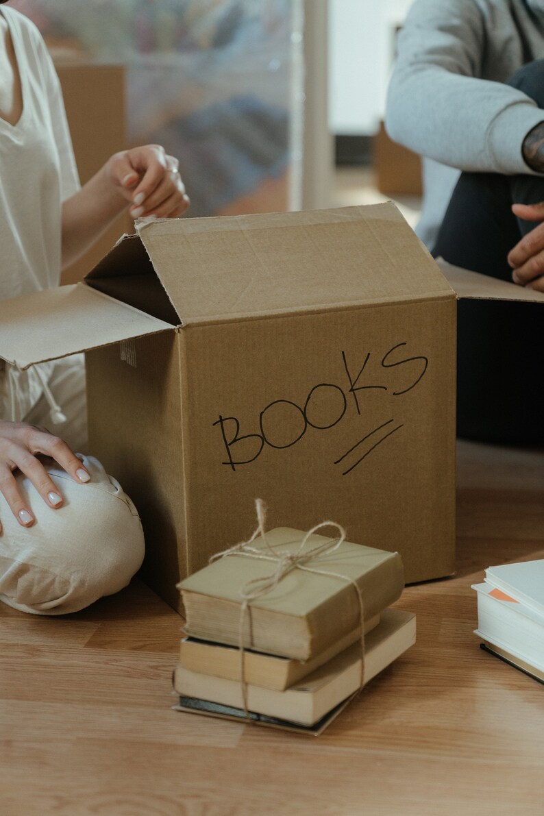 Scatola di libri a sorpresa dell'usato / Appuntamento al buio con un libro, tè gratis immagine 5
