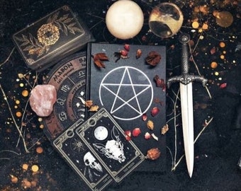 Personalized Witch Box - Witchy custom gifts - Crystal witch gifts - Crystals kit, Witch altar kit, Personalized box jewelry, pagan gift box