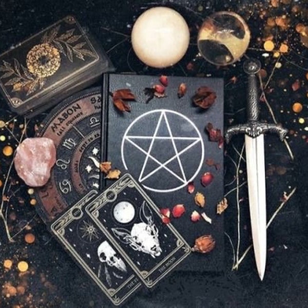 Personalized Witch Gift Box – Handmade Pagan Altar Kit