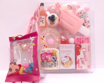 Llavero Kawaii Gashapon: Gasha japonesa rellena de miniaturas, dulces y juguetes hechos a mano, artículo coleccionable kawaii.