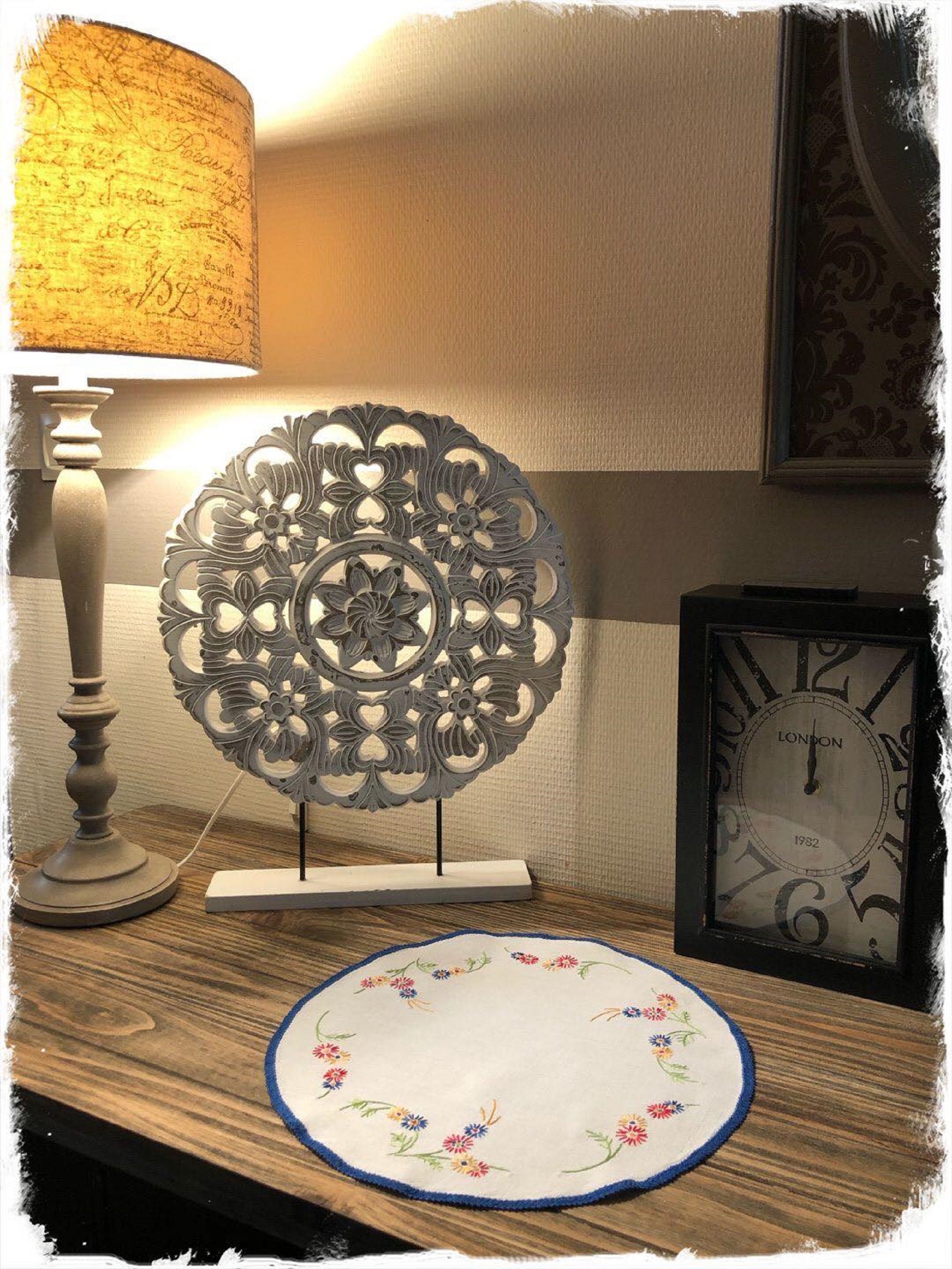 Napperon en Toile de Lin avec Broderie Traditionelle et Crochet