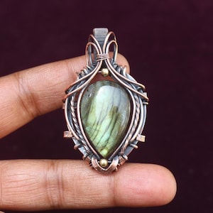 Gorgeous Flashy Labradorite Copper Pendant/ Labradorite Gemstone Copper Wire Wrap Pendant Jewelry/ Gift Pendant/ Oxidize Polish Pendant