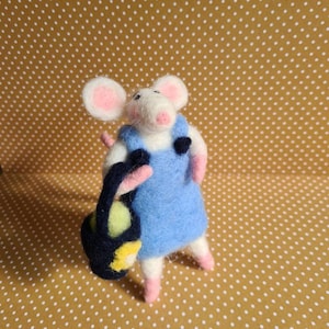 Mouse felt figure