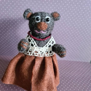 Bear felt figure