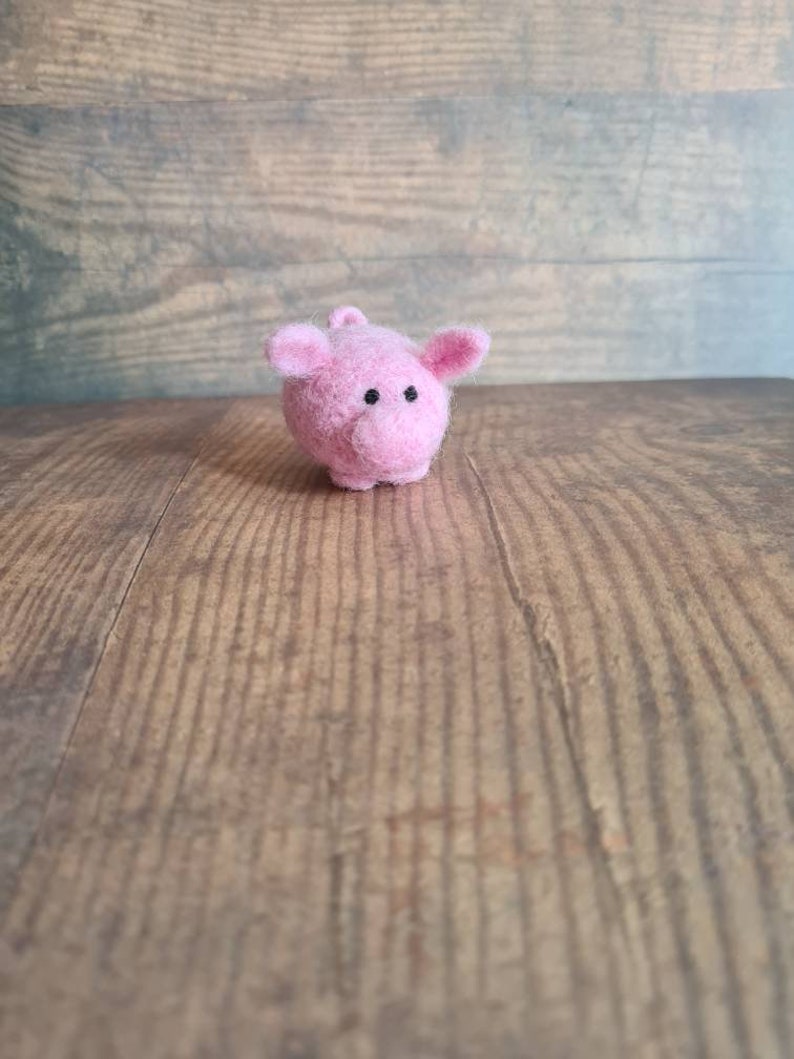 Pig lucky charm felt figure image 3