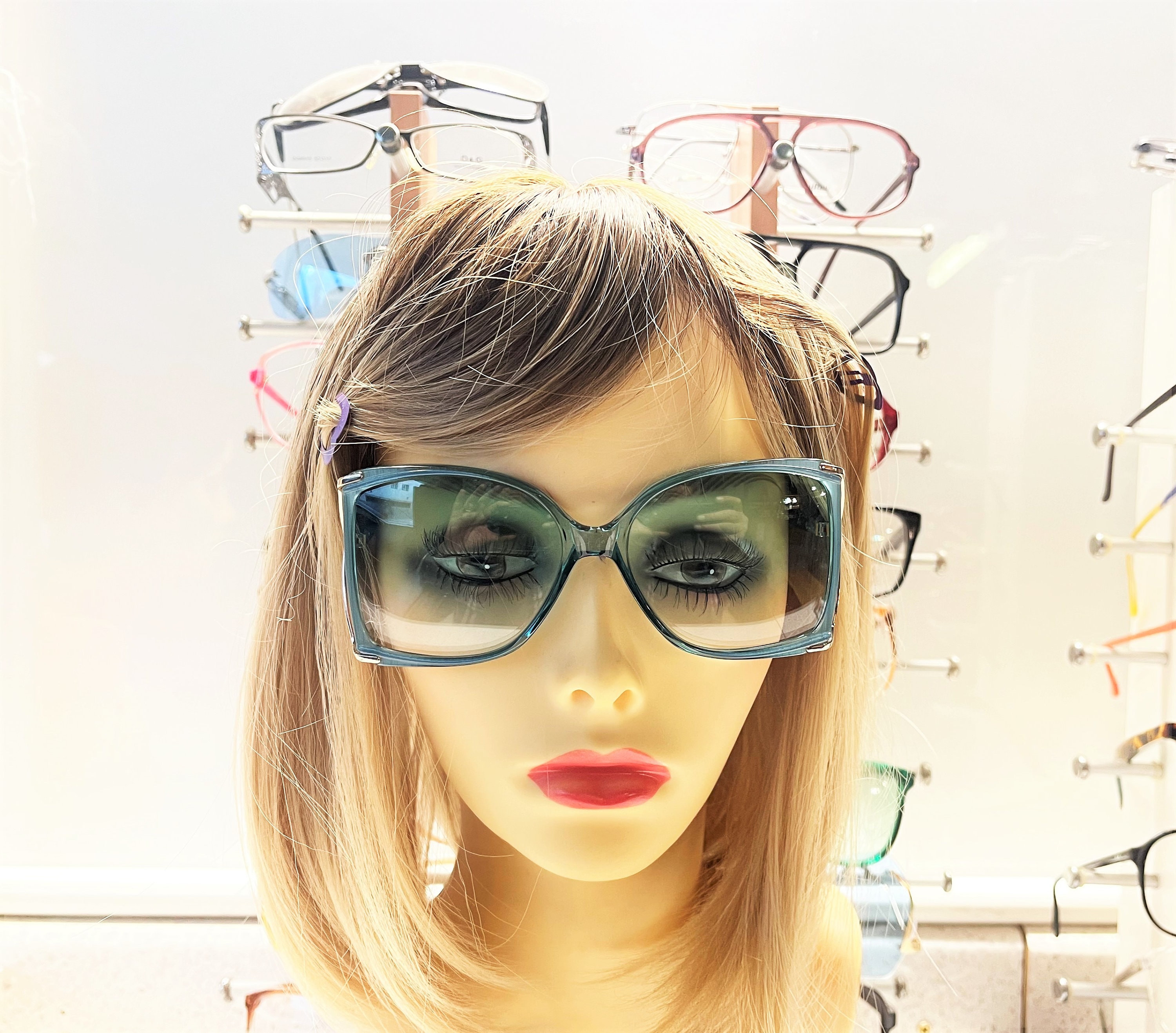 VINTAGE 80s Hermosas y elegantes gafas de sol para mujer estilo CARMEN con lentes degradadas turquesas hechas a medida. TAMANO 56 16 135 Etsy Mexico