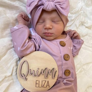 Letrero personalizado con el nombre del bebé / Accesorio para fotos de recién nacidos en el hospital / Recuerdo de anuncio de nacimiento / Placa de madera 3D imagen 2