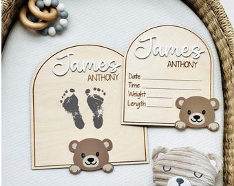 Letrero de anuncio de nacimiento con osito de peluche / Letrero personalizado con datos de nacimiento y huellas de pies / Accesorio para fotos de recién nacidos en el hospital
