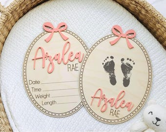 Letrero personalizado con lazo para anunciar el nacimiento de un bebé / Datos de nacimiento y huella del pie de la bebé / Decoración infantil Coquette