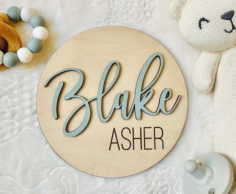 Letrero personalizado con el nombre del bebé / Accesorio para fotos de recién nacidos en el hospital / Recuerdo de anuncio de nacimiento / Placa de madera 3D imagen 1